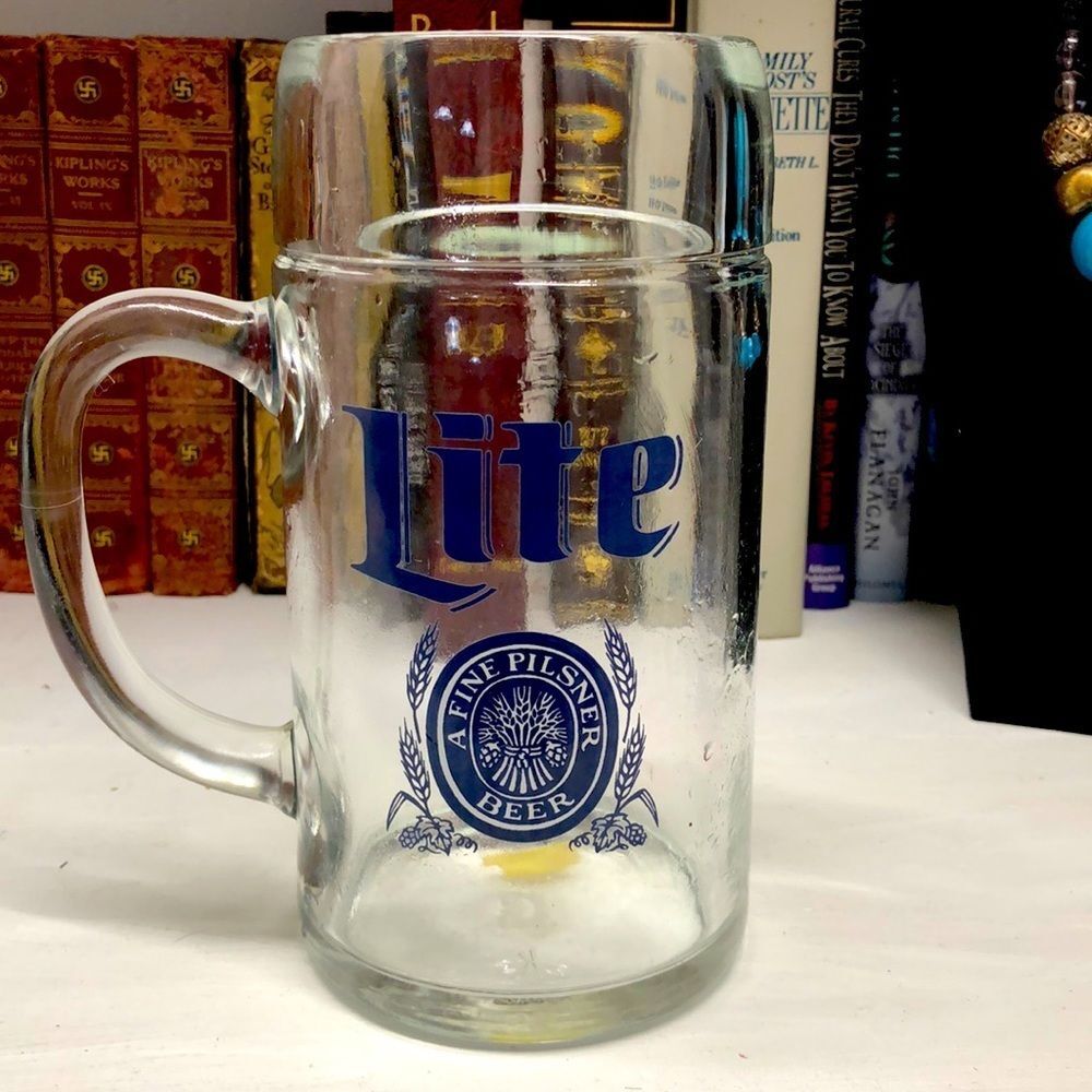 O571 Vintage Miller Lite Glass Beer Stein 1 Liter